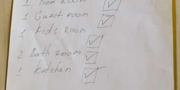 Yangında mahsur kalan kedi 'Duman' itfaiye tarafından kurtarıldı