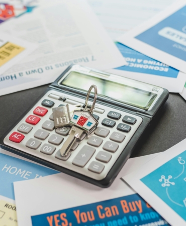 İzmir'de Yangın: 2 Katlı Ev Kullanılamaz Hale Geldi