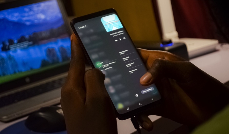 Deezer, AI Müziklerini Kullanıcılardan Gizleyecek